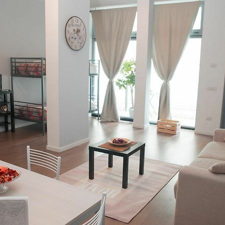 Red Line Apartments Milano Bagian luar foto