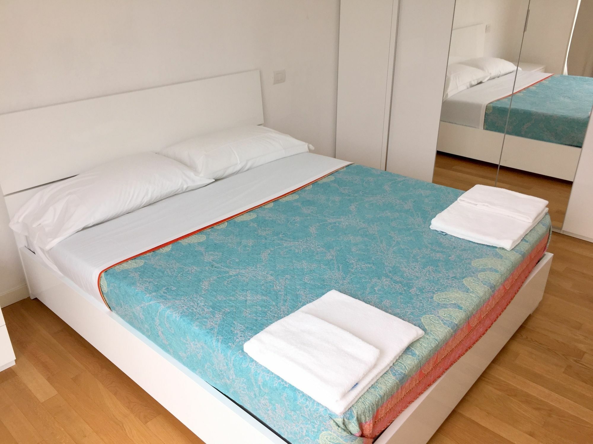 Red Line Apartments Milano Bagian luar foto