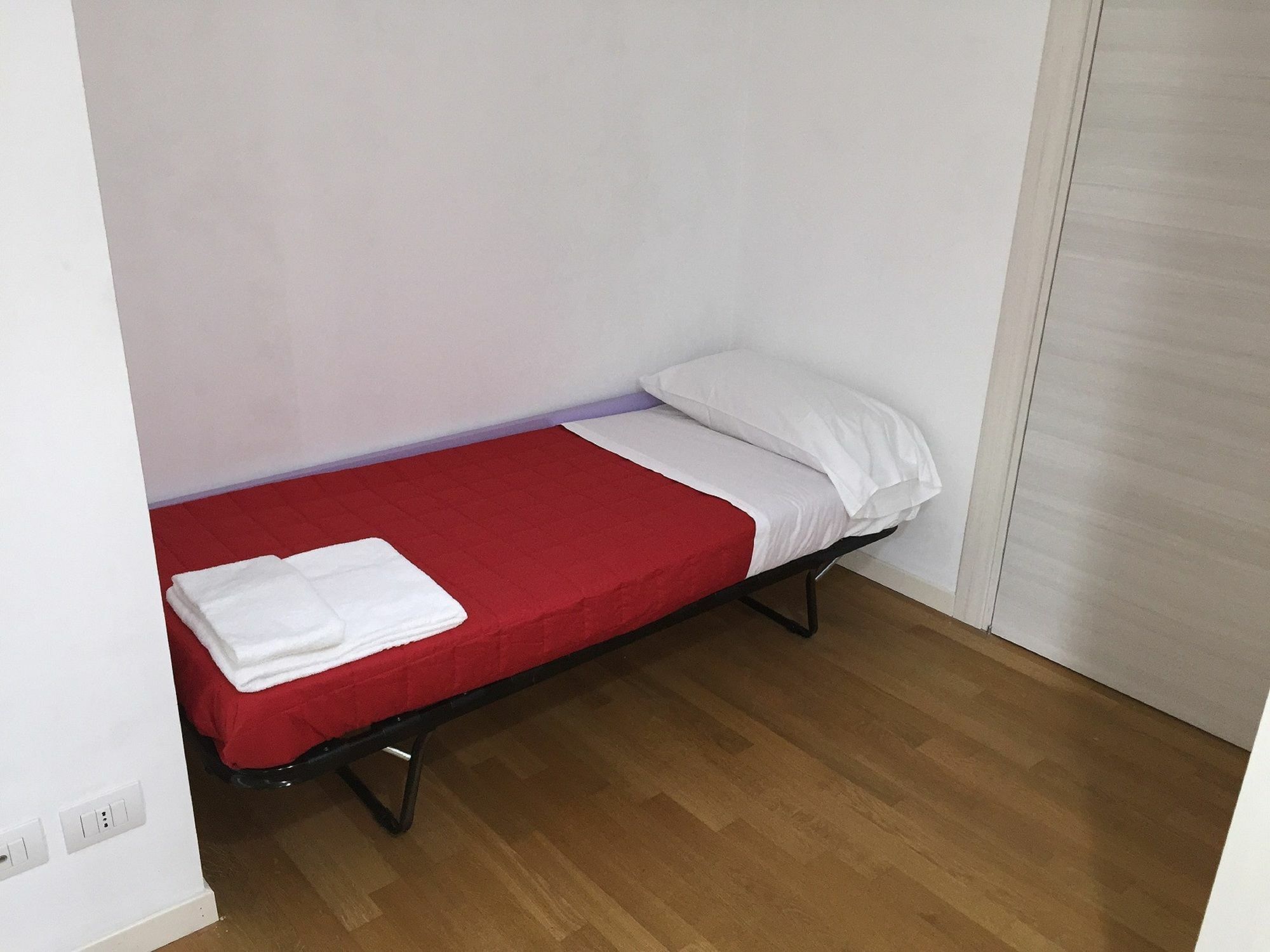 Red Line Apartments Milano Bagian luar foto