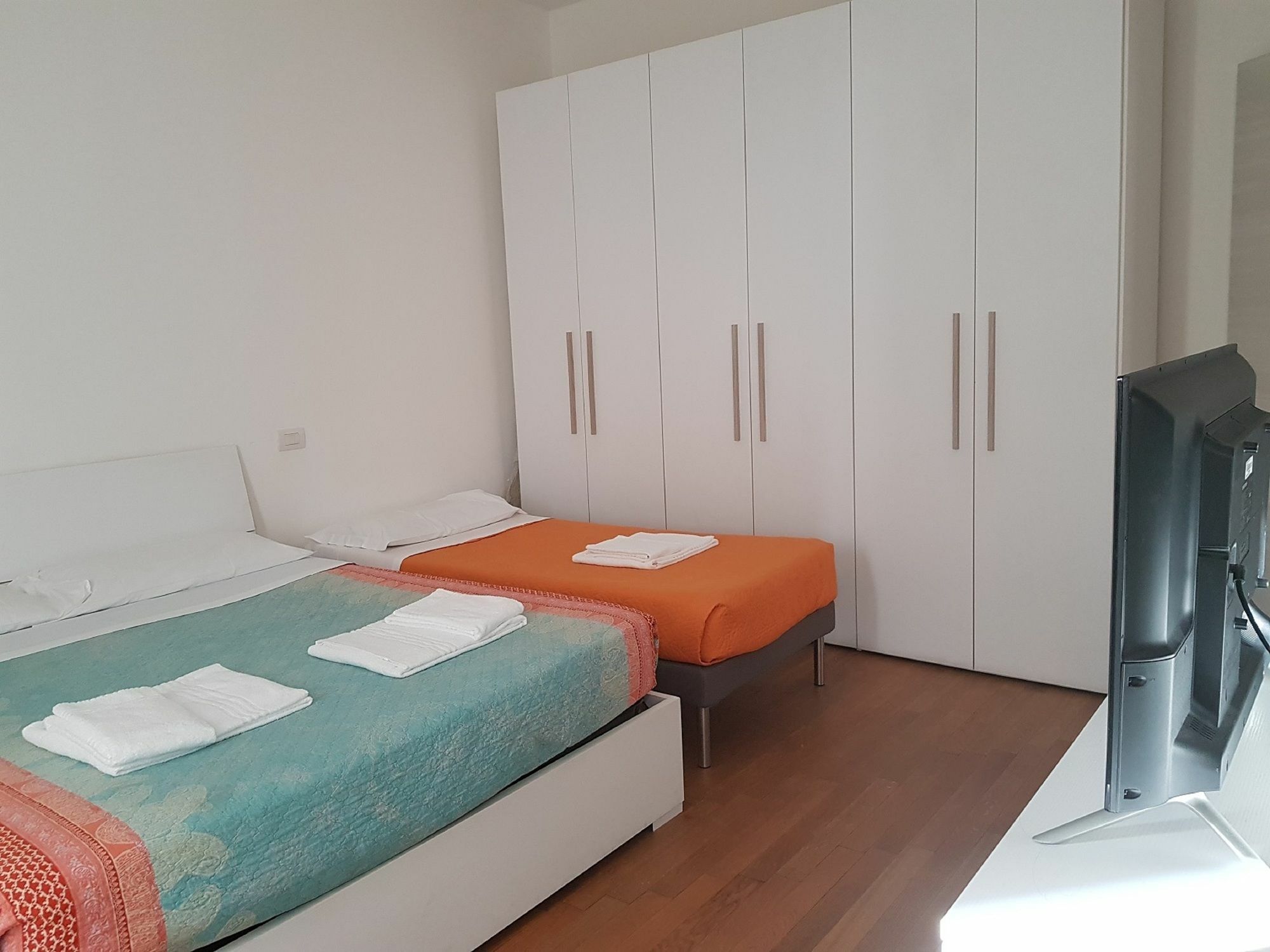 Red Line Apartments Milano Bagian luar foto