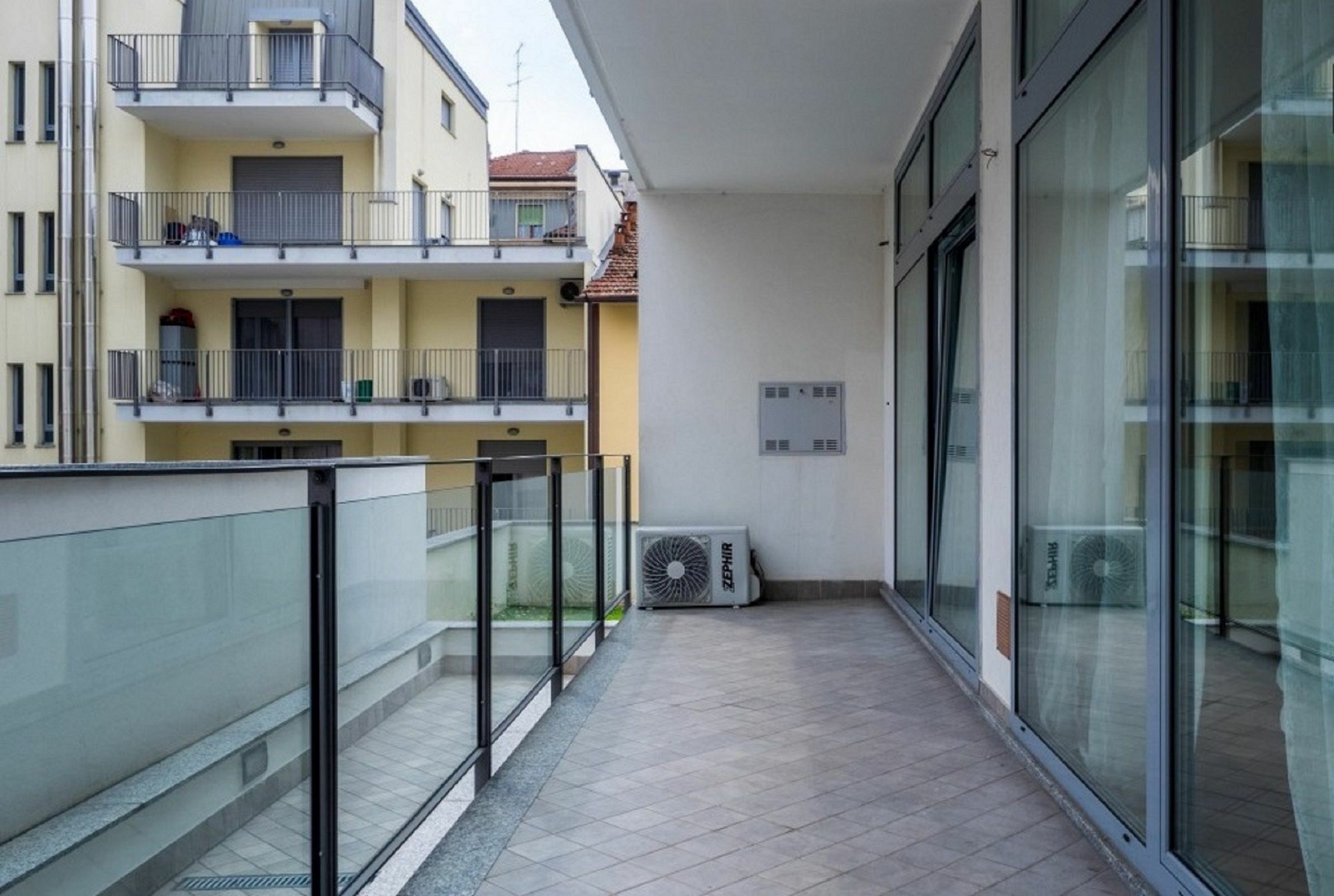 Red Line Apartments Milano Bagian luar foto