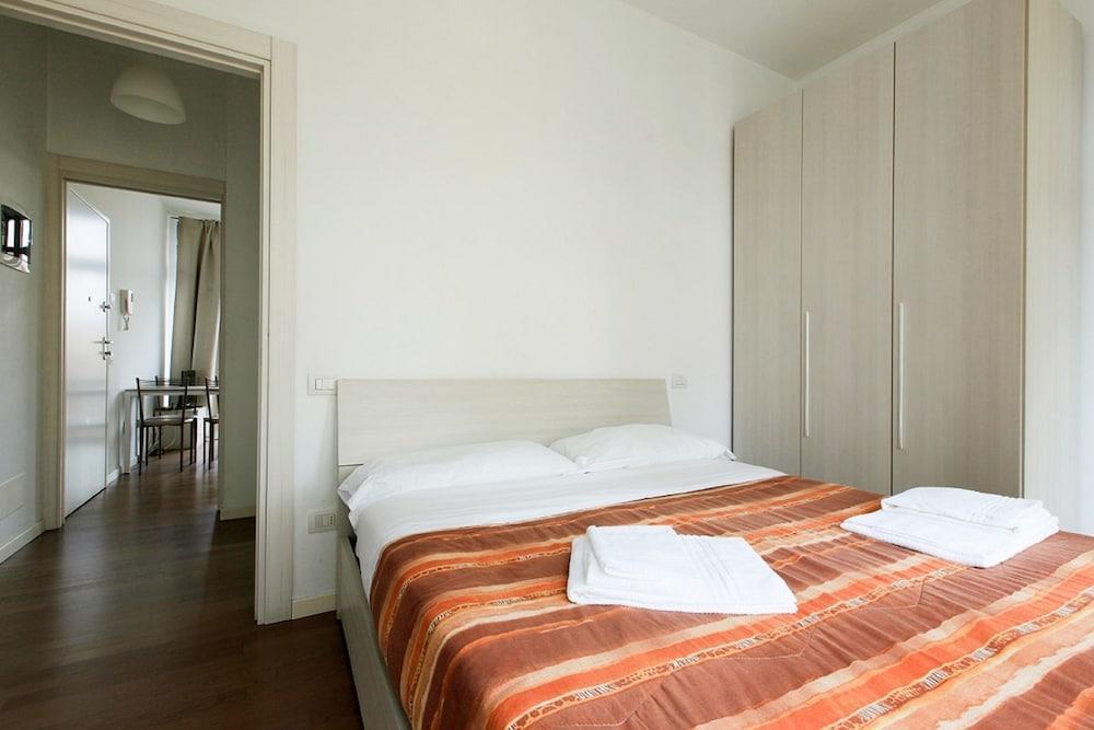 Red Line Apartments Milano Bagian luar foto