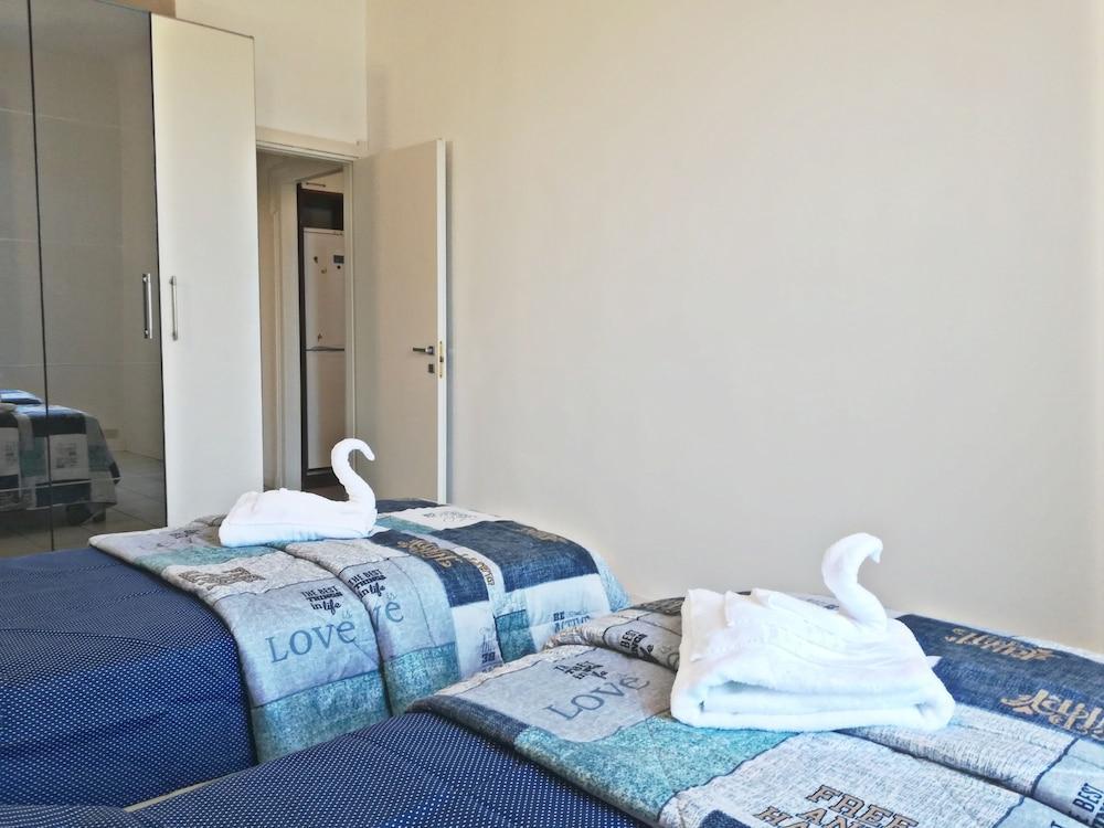 Red Line Apartments Milano Bagian luar foto