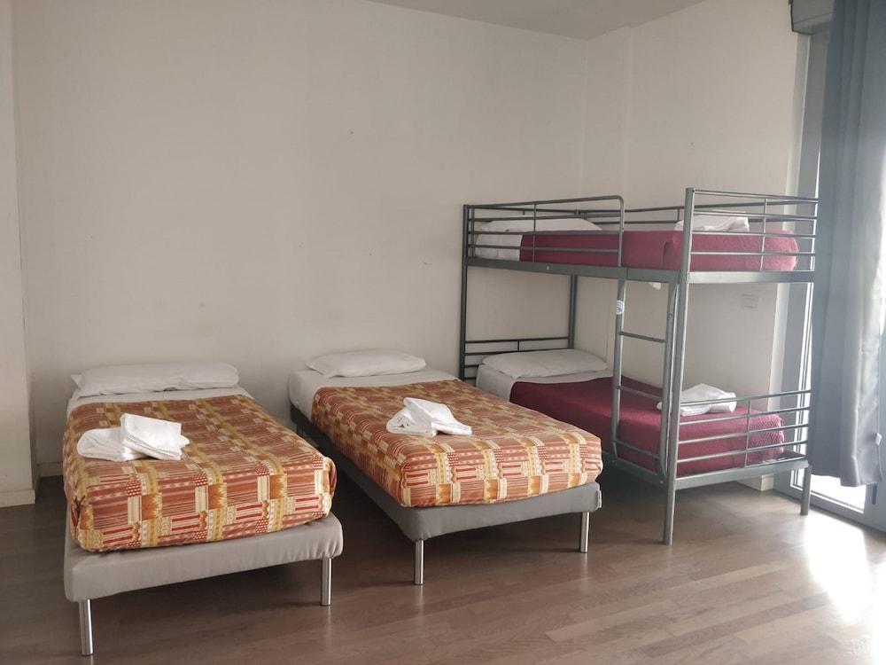 Red Line Apartments Milano Bagian luar foto