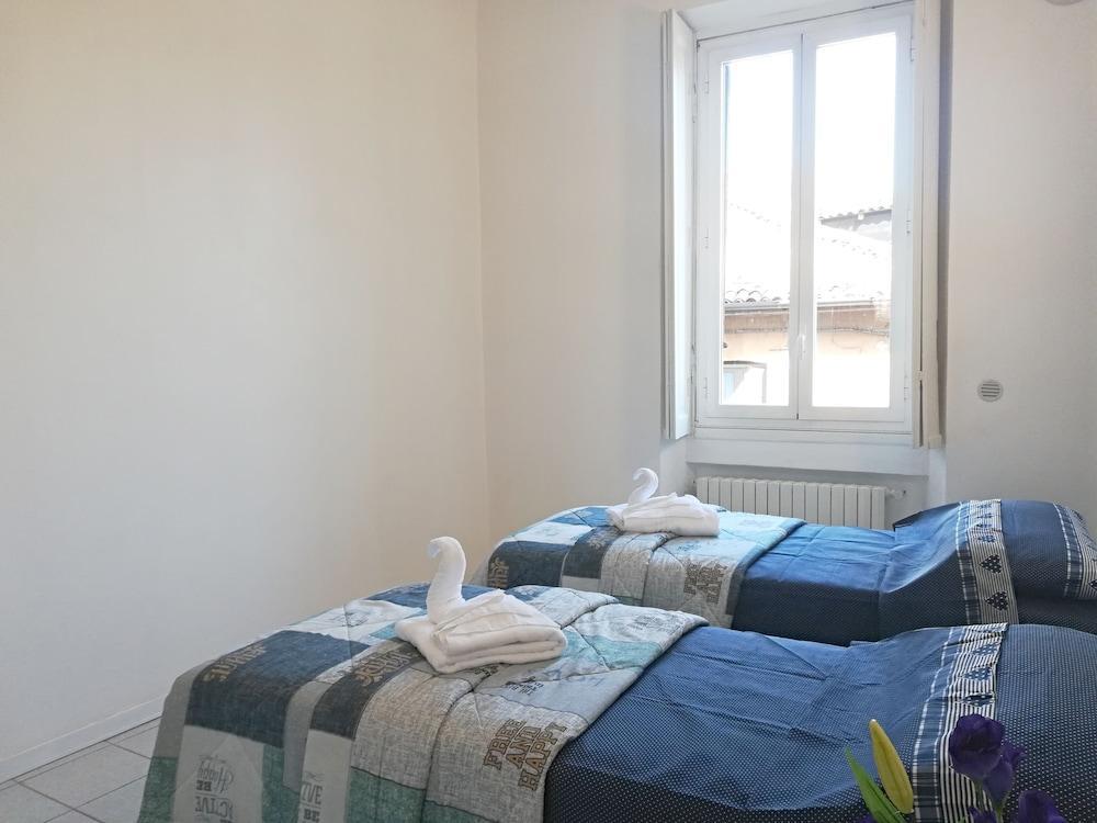 Red Line Apartments Milano Bagian luar foto